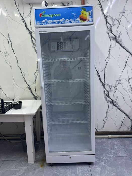 Холодильник витринные 450л