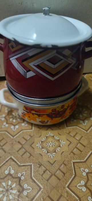 продам кастрюли с крышками