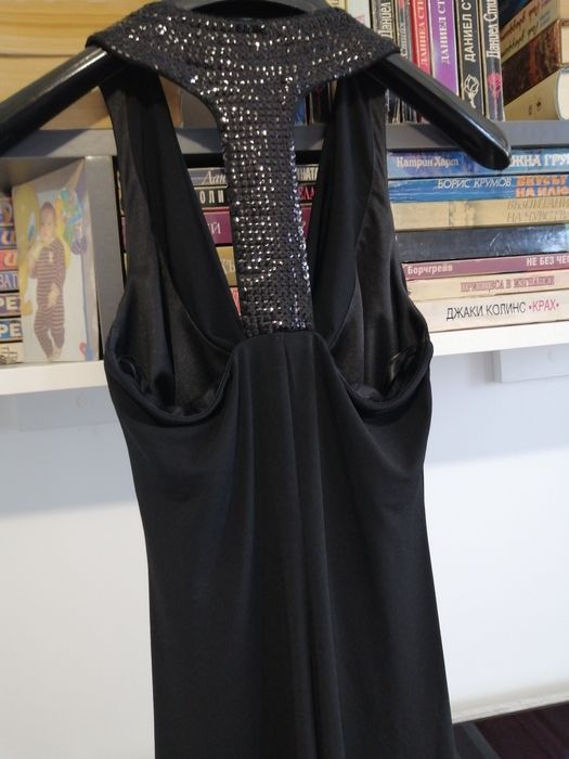 3 бр. копринени ризи, 2 бр. официални рокли и 1 клин