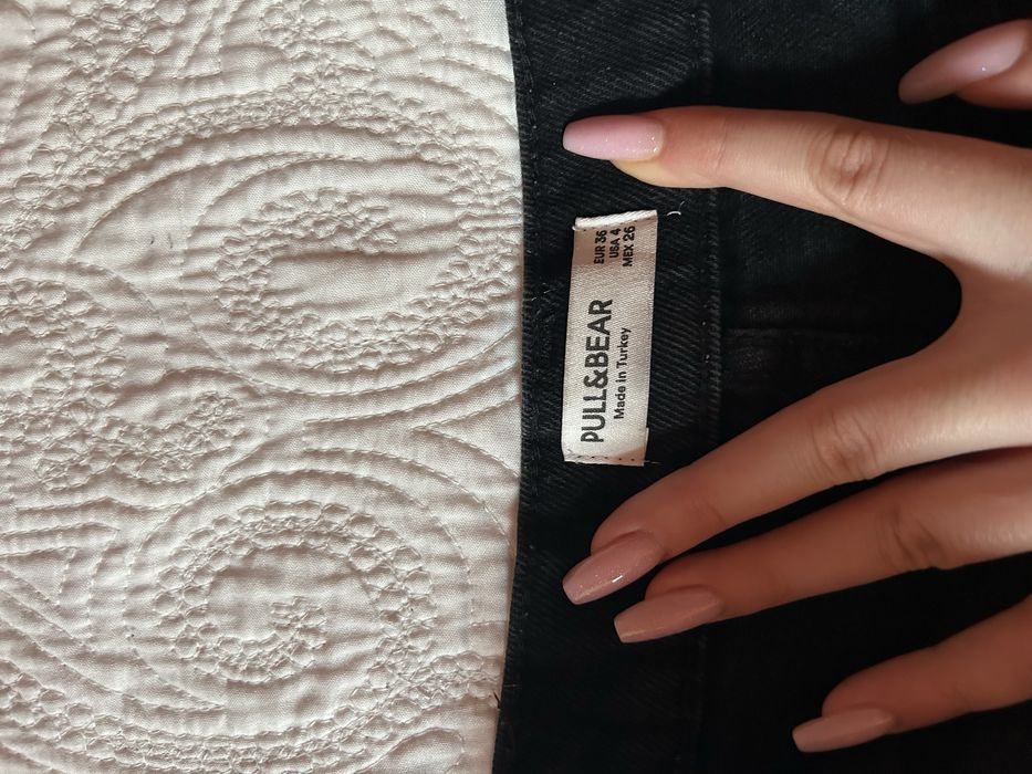 Черни къси панталони Pull & bear