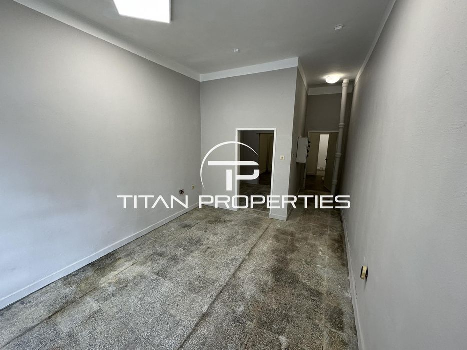 Дава се под наем Магазин в Бургас, Изгрев - 55 кв.м за 229.5 € - Снимка #2