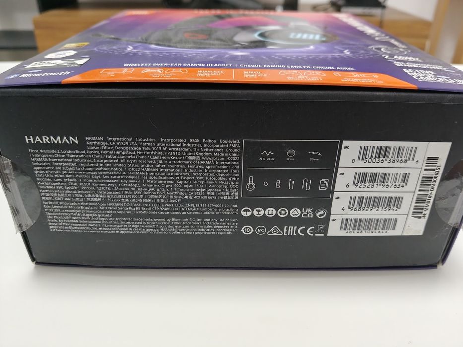 Casti wireless JBL Quantum 810 ca noi