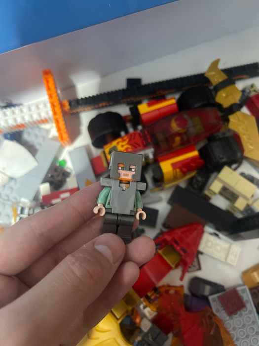 Лего лунный рыцарь продаю