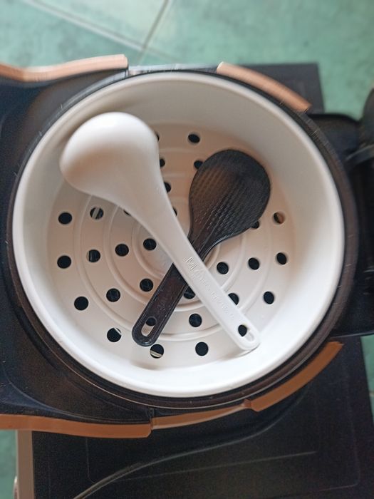 Продам  мультиварку REDMOND