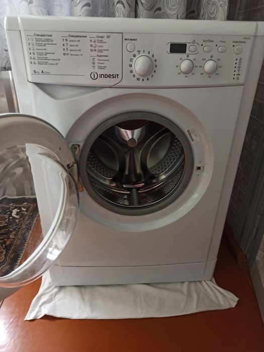 Стиральная машина Indesit
