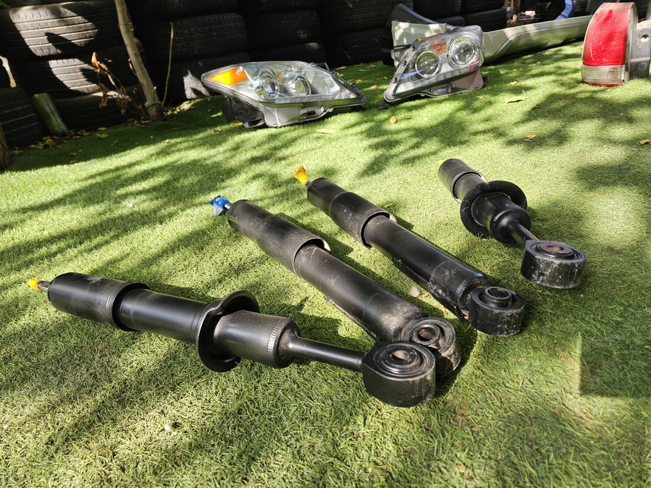 Амортизаторы комплект  TLC 200 // LX 570.