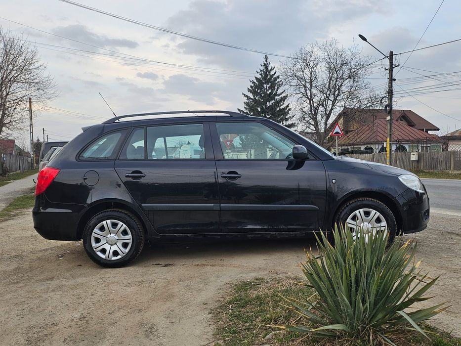 Vând skoda fabia 2009