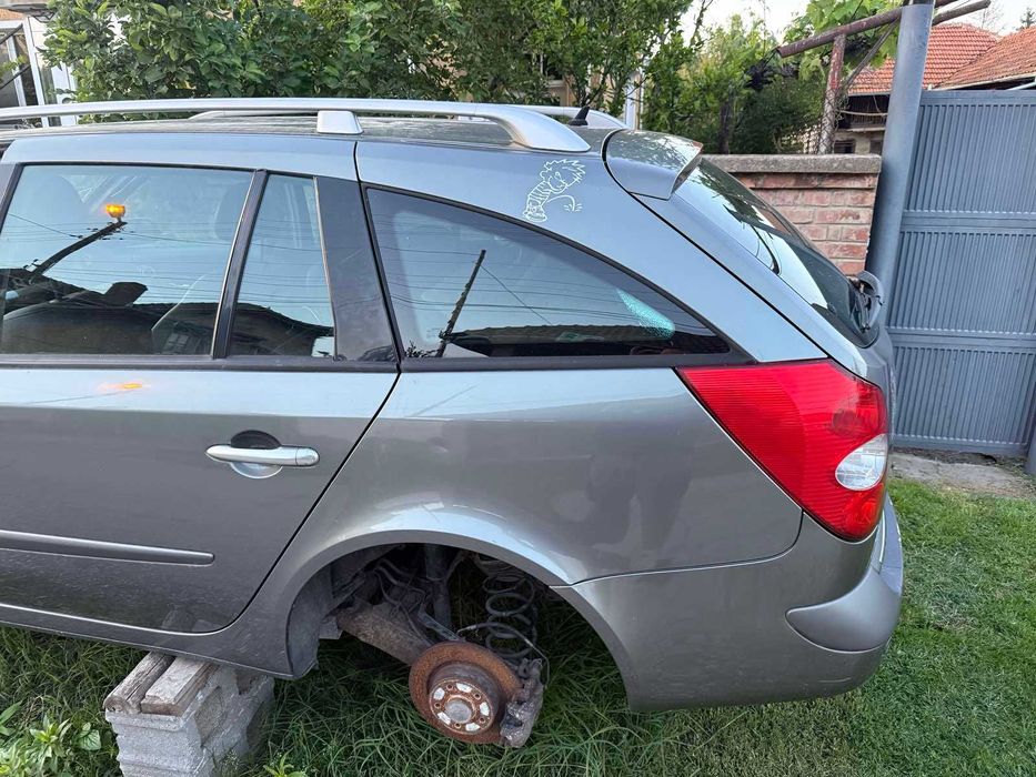 Renault Laguna 2.2 dCi на ЧАСТИ!!!