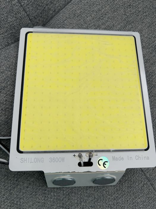 Lampă LED auto cu prindere magnetică, pe bateria mașinii