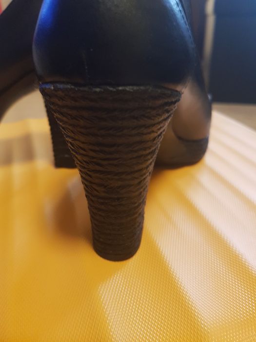 Дамски обувки от естествена кожа