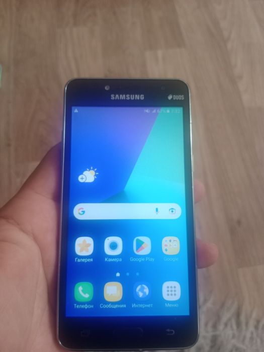 Продаеться телефон Самсунг