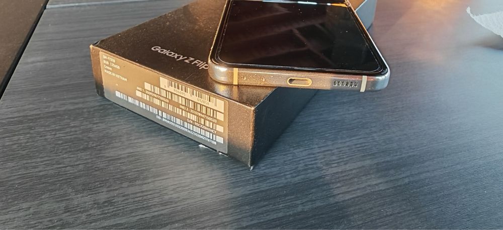 samsung z flip 5 8/256GB