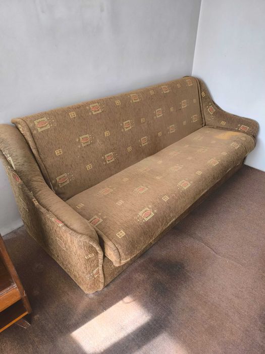 Canapea extensibila utilizată în stare bună