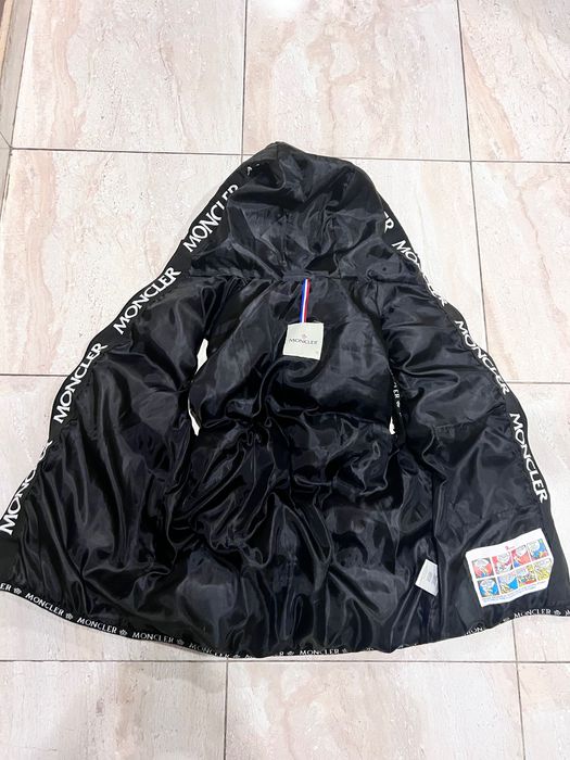 Moncler Елек в черен цвят