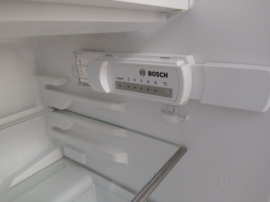 Малък хладилник с вътрешна камера  Бош Bosch с  2 години Гаранция!