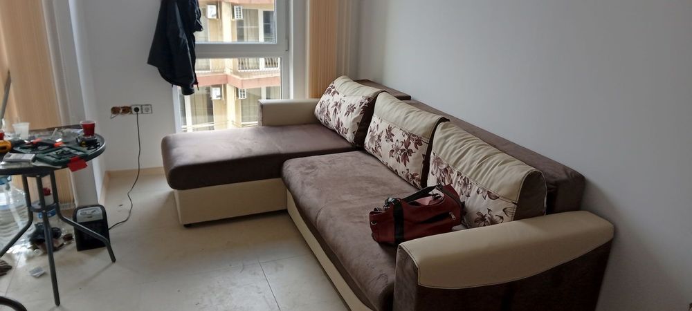 Продавам ъглов Диван много запазен слънчев бряг.