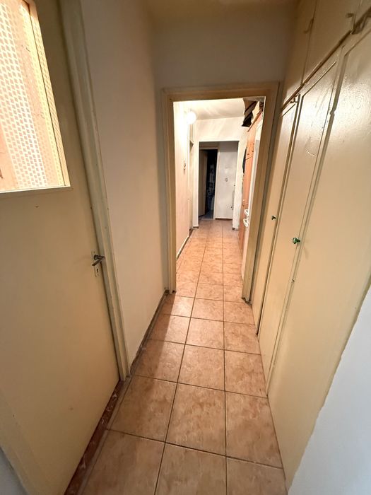 Apartament 3 camere decomandat etajul 2 Craiovita Noua