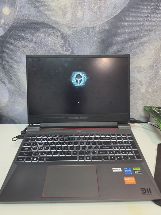 Thunderobot RTX 4050 i5 12450H 16 ГБ SSD 512 ГБ 144 Гц
