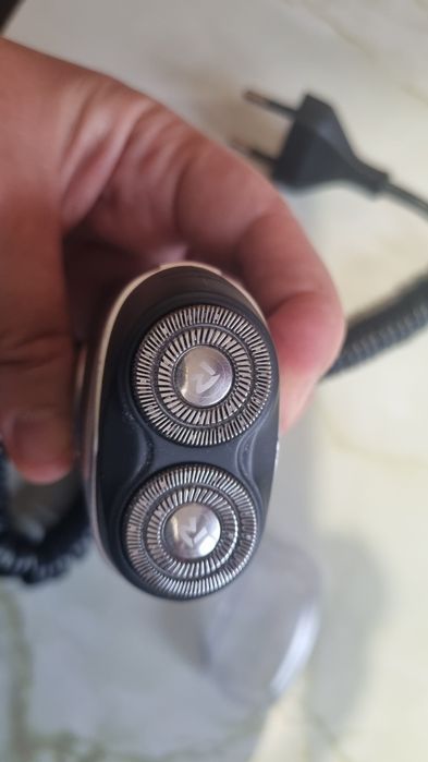 Vand aparat de ras electric Remington