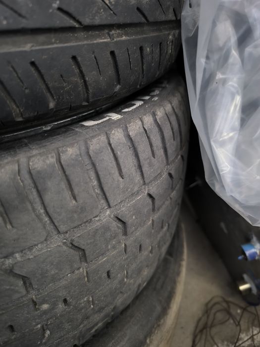 Сликове 16 190 600 17 610 225