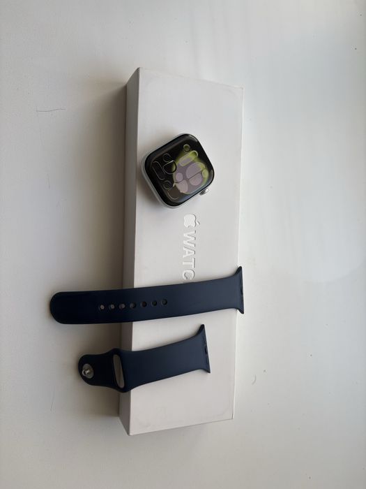 Продам apple watch 10