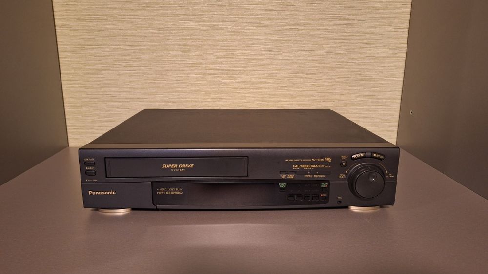 Видеомагнитофон Panasonic NV-HD100EE Hi-Fi Stereo