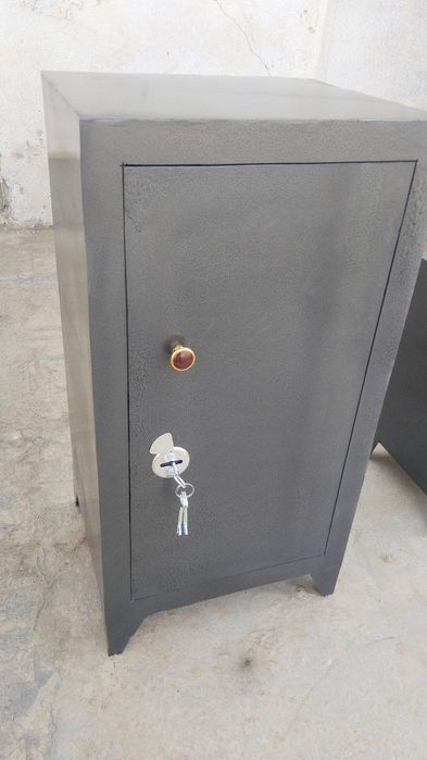 Сейф ясаймиз хар хил размерда йасаб берамиз! SMS yozing iltimos!