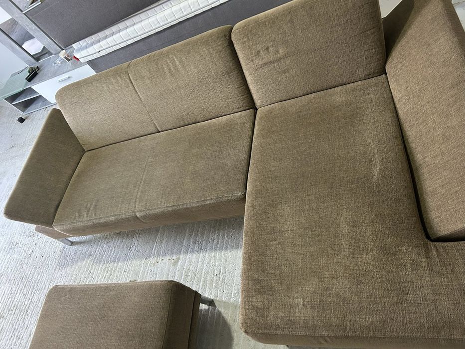 Canapea pe colț cu funcție de pat