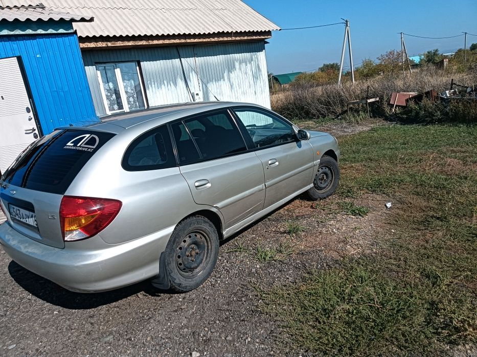 Продам kia rio 2002