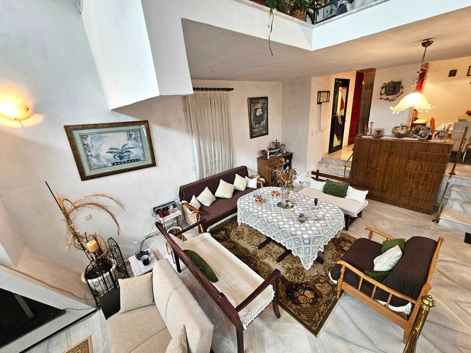 ПРОДАВА се самостоятелна къща 210кв.м. в центъра на DRAMA (код 8123)