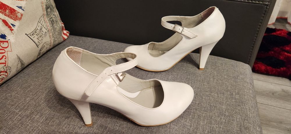 Pantofi albi piele. Mărimea 36