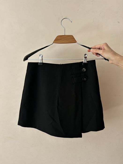 Черные шорты-юбка