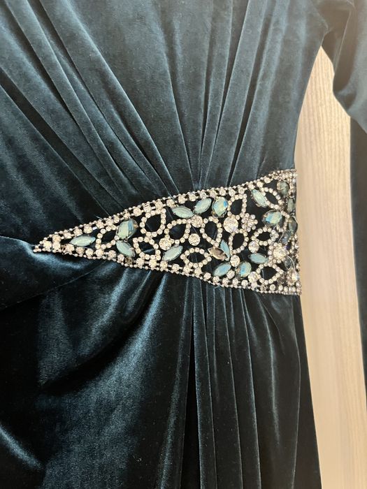 Платья вечерние велюровая