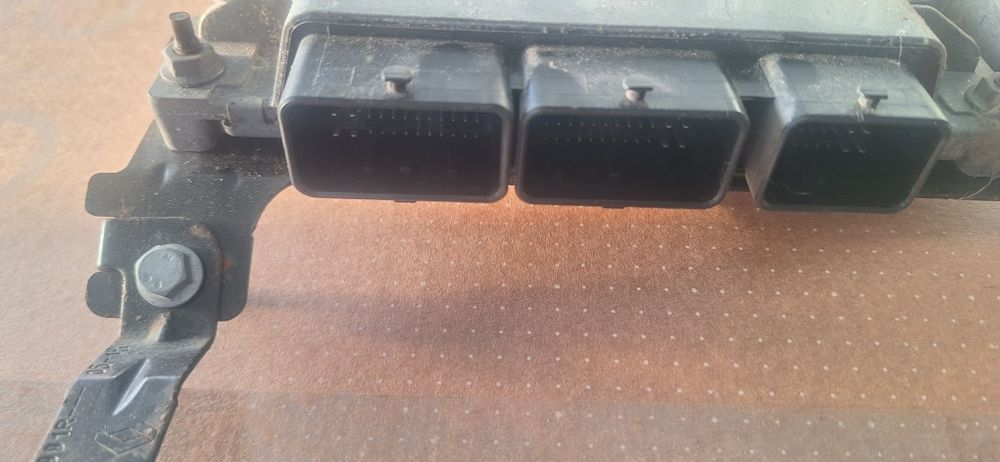 RENAULT ZOE BFM 237D40254R Engine Control Unit ECU 2014