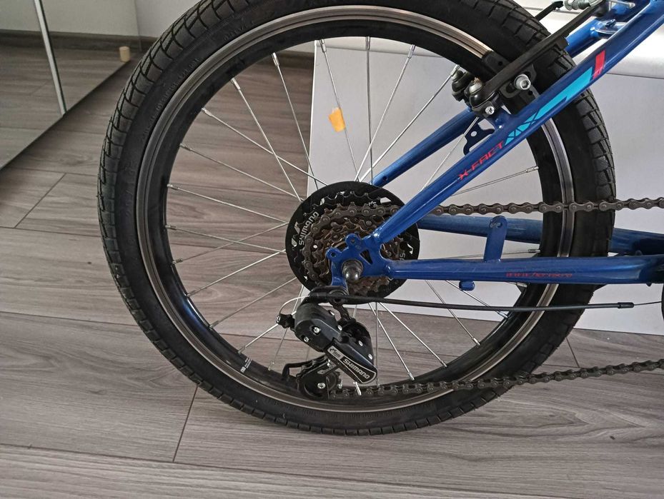 vand bicicleta pentru copii cu roti de 20 cumparata de noua si nefolosita