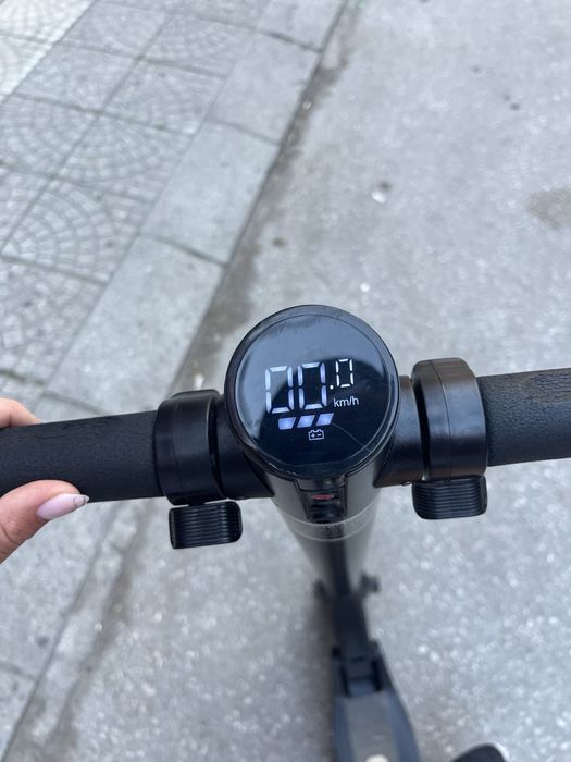 Тротинетка e-wheels