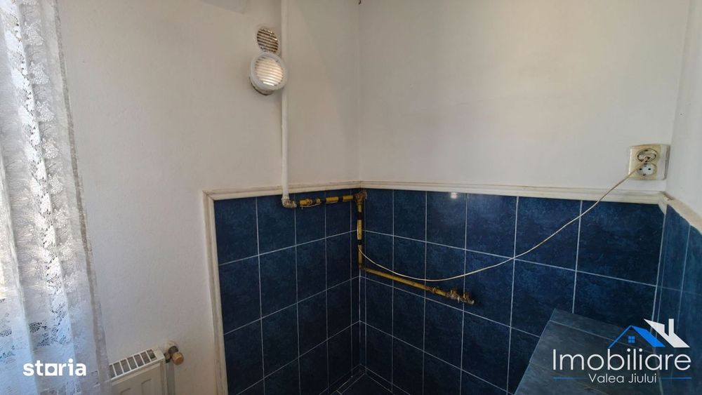 Apartament 3 camere de vânzare – Cocosvar, Vulcan
