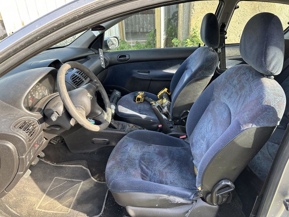 Peugeot 206 / Пежо 206 1.4i на части