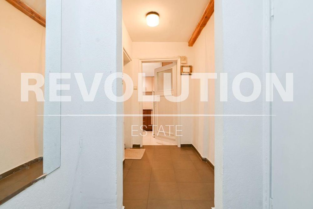 Дава се под наем Тристаен апартамент в София, Център - 95 кв.м за 588 € - Снимка #10