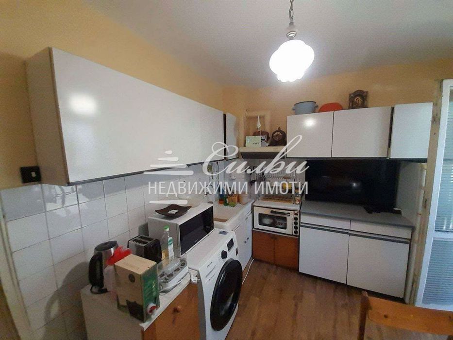 Просторен тристаен апартамент – кв. Добруджански!!!