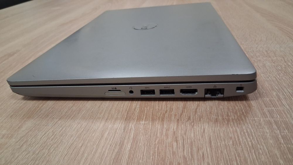 15.6" Dell Latitude 5511 256 GB, 8GB DDR4. Бизнес клас!