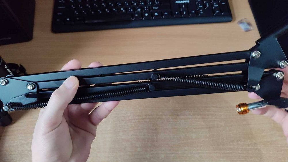 Динамический микрофон MAONO PD200X, пантограф в комплекте