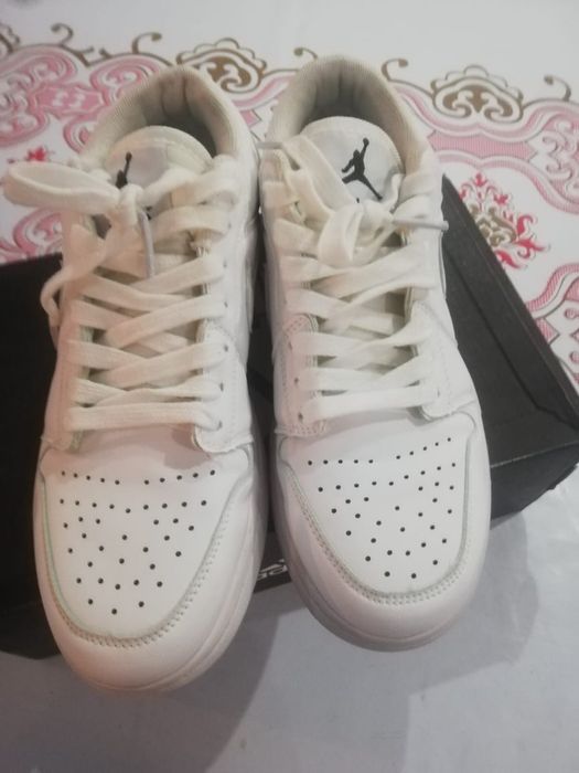 Продам новые кроссовки