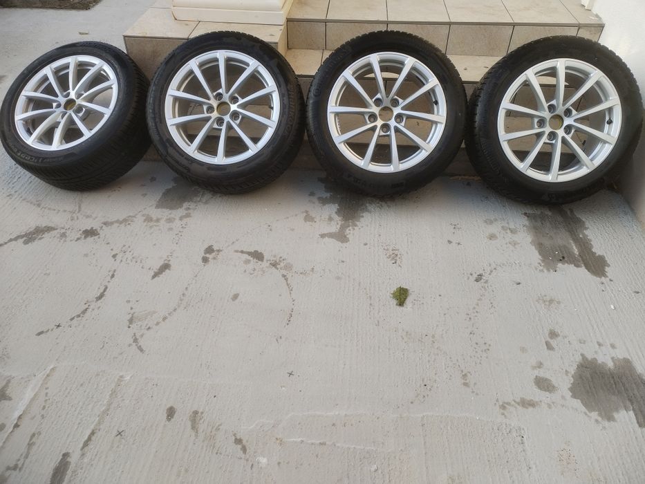 Vând set jante cu anvelope M+S 215/55 R17