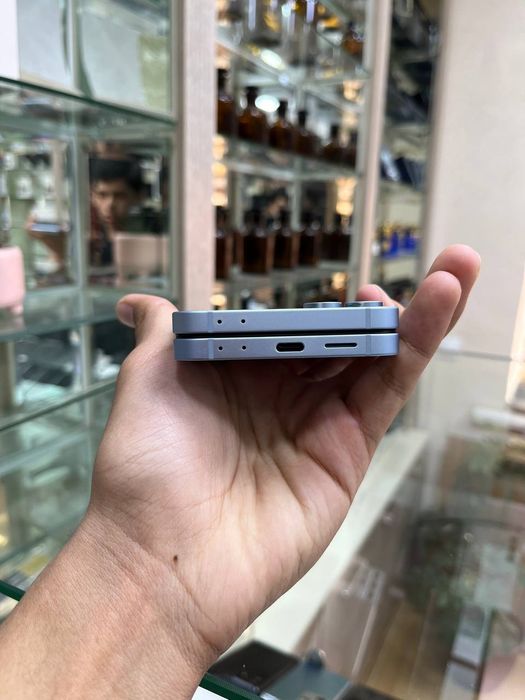 Samsung galaxy z flip 6 5G 12/256gb holati ideal 10/10