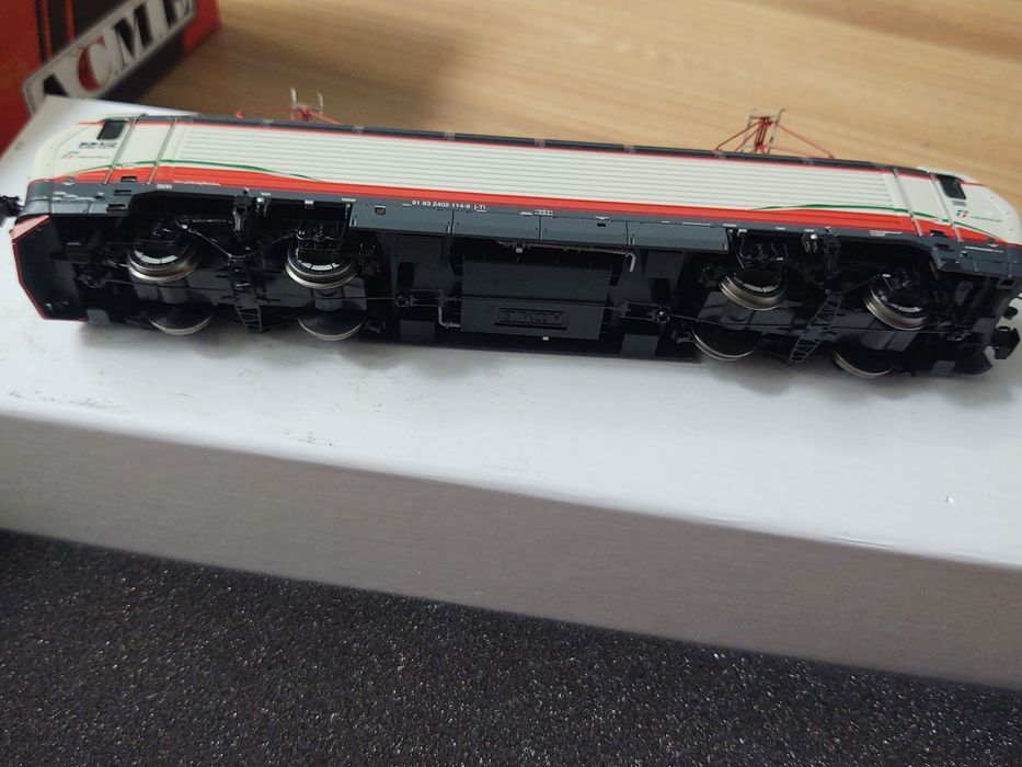 Locomotiva electrica 60385 Frecciabianca epoca VI