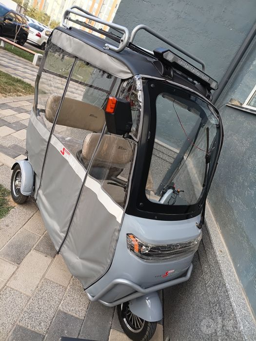 Elektronik Skuter yangi salafani bilan