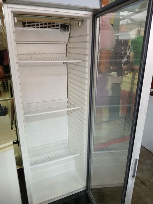 Хладилна витрина