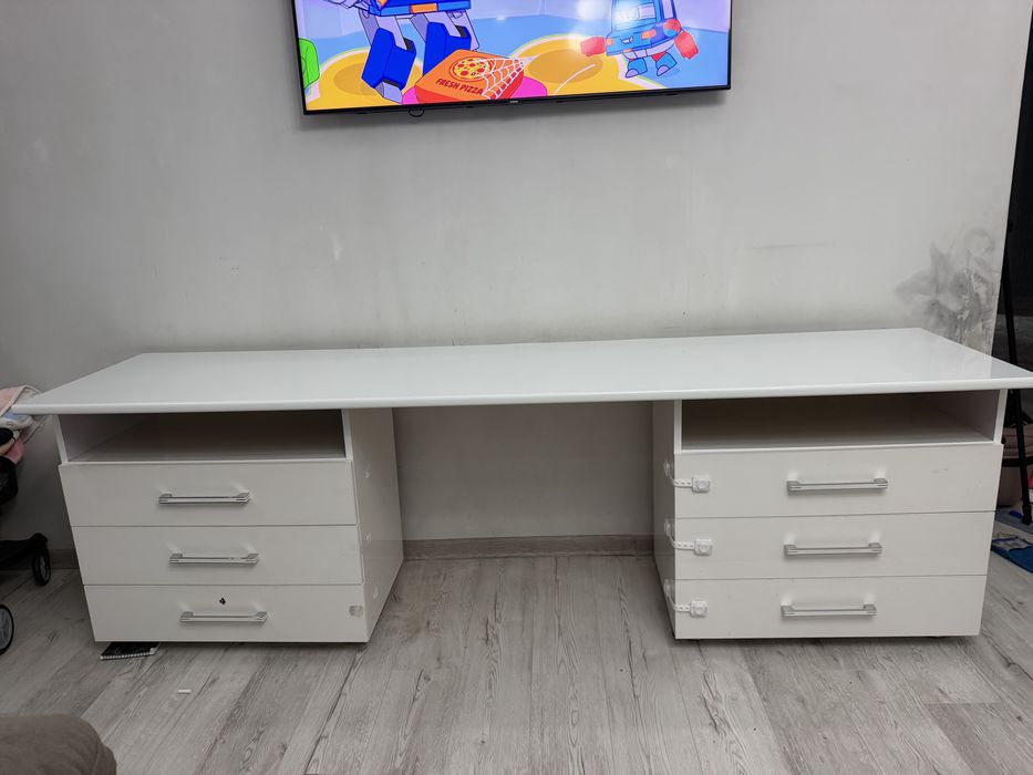 Срочно продам стол Длина 245 см