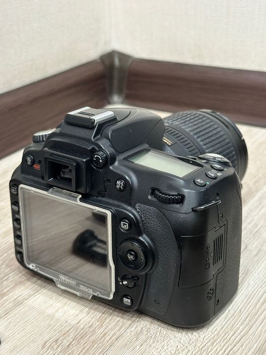 Зеркальная камера Nikon D90